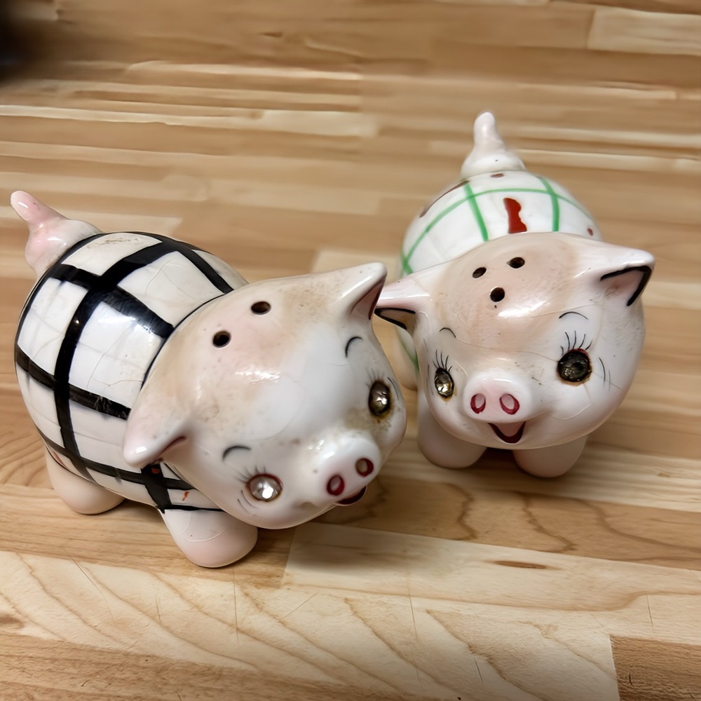 Vintage Piggies Salt and Pepper Shakers